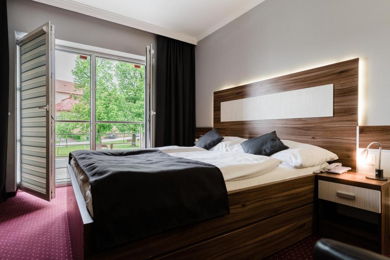 Hotel Menhard Buitenkant foto