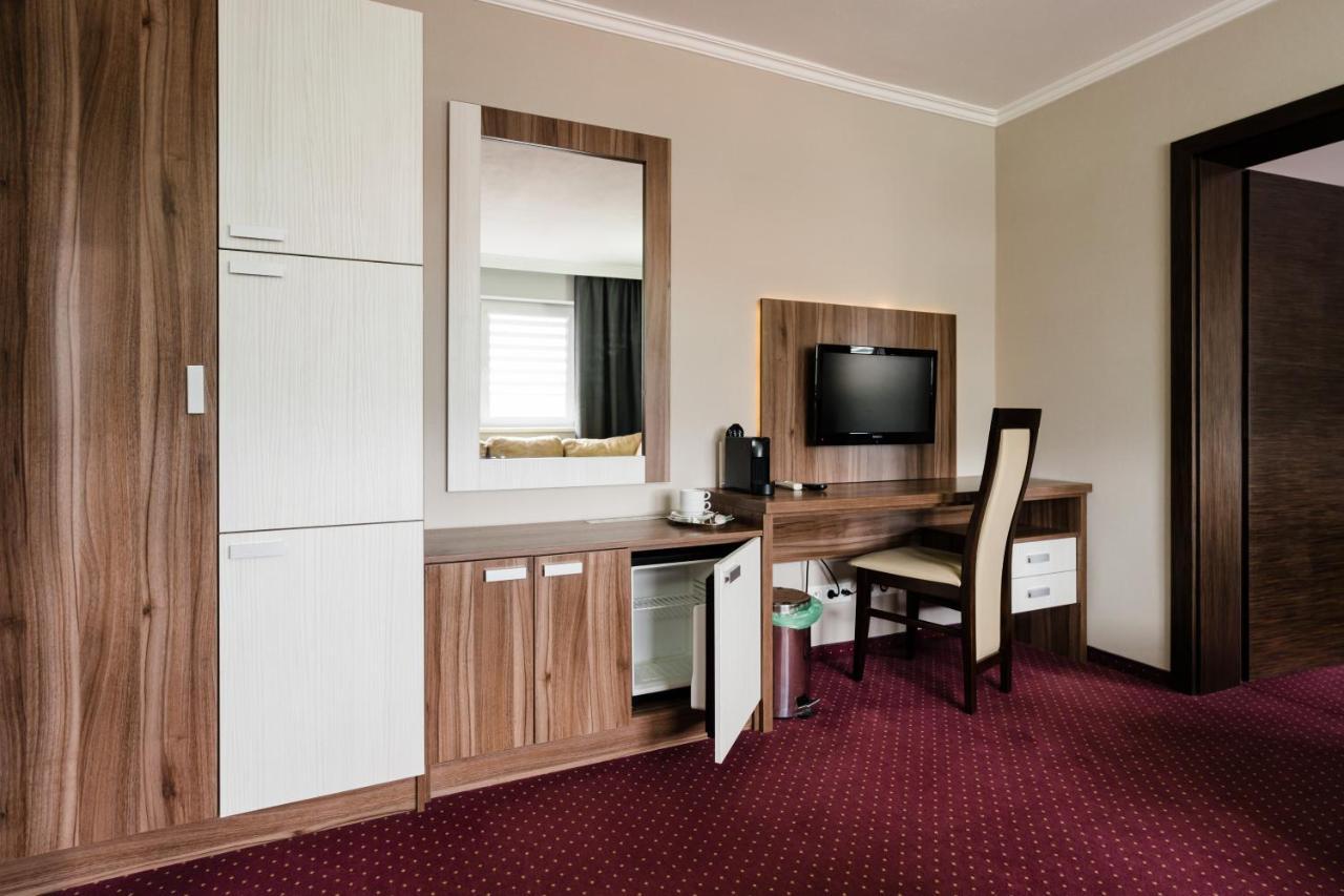 Hotel Menhard Buitenkant foto