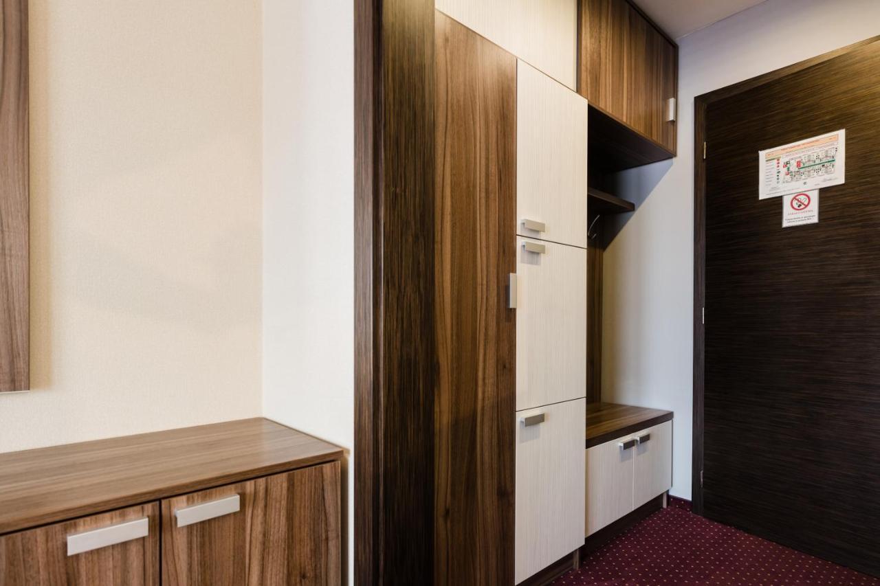 Hotel Menhard Buitenkant foto